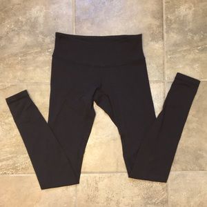 Lululemon Wunder Unders - Size 4